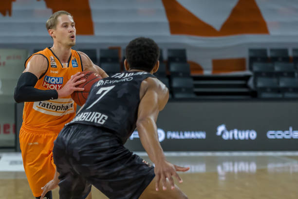 一名具备世 一名具备世