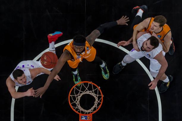 格的审核标 格的审核标